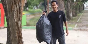 Foto : Aktivis Lingkungan dari Komunitas Selingan Metro, Rahmad Syahrul. (Ist)